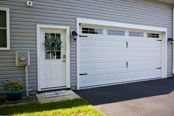 24/7 Emergency Garage Door Panel Replacement experts in Westville, IL